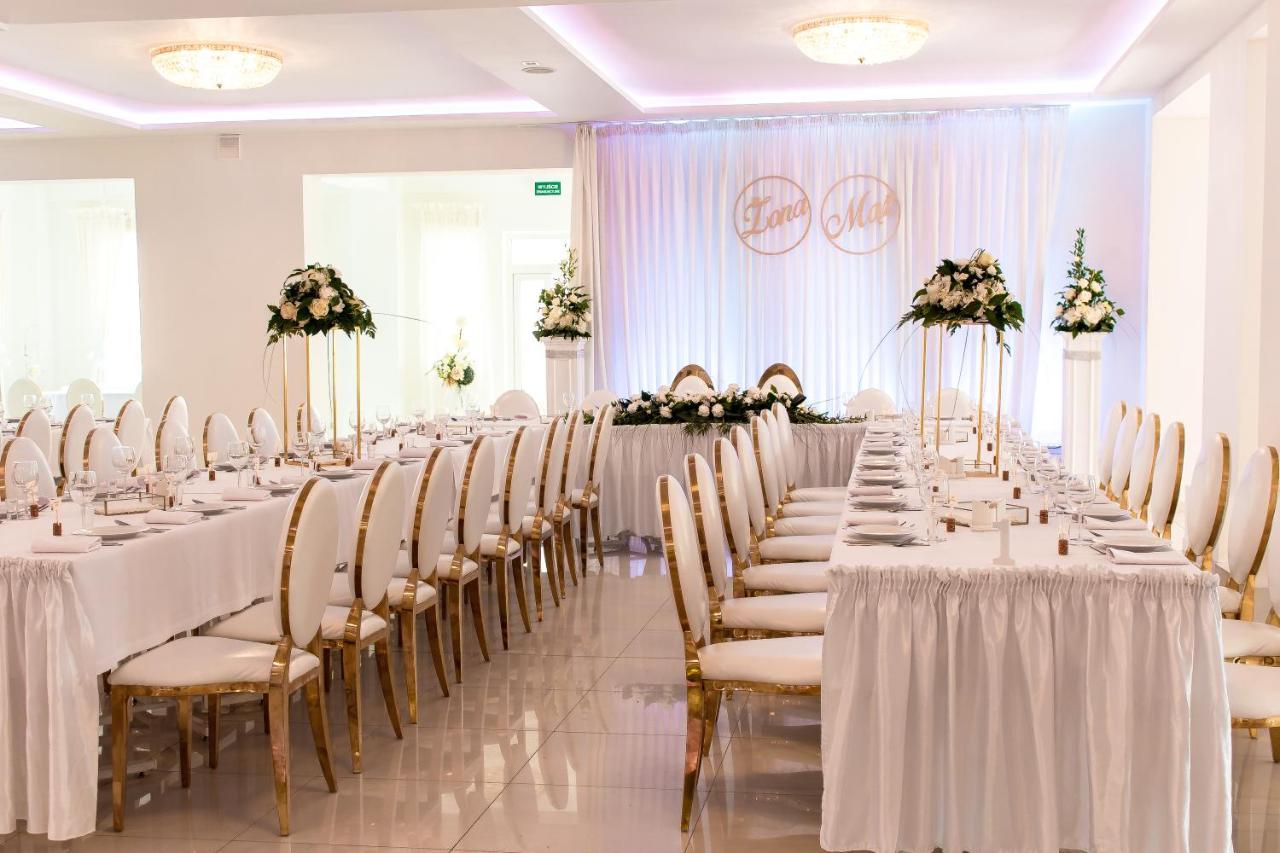 Hotel Restauracja Venus à Ostrowiec Świętokrzyski Extérieur photo